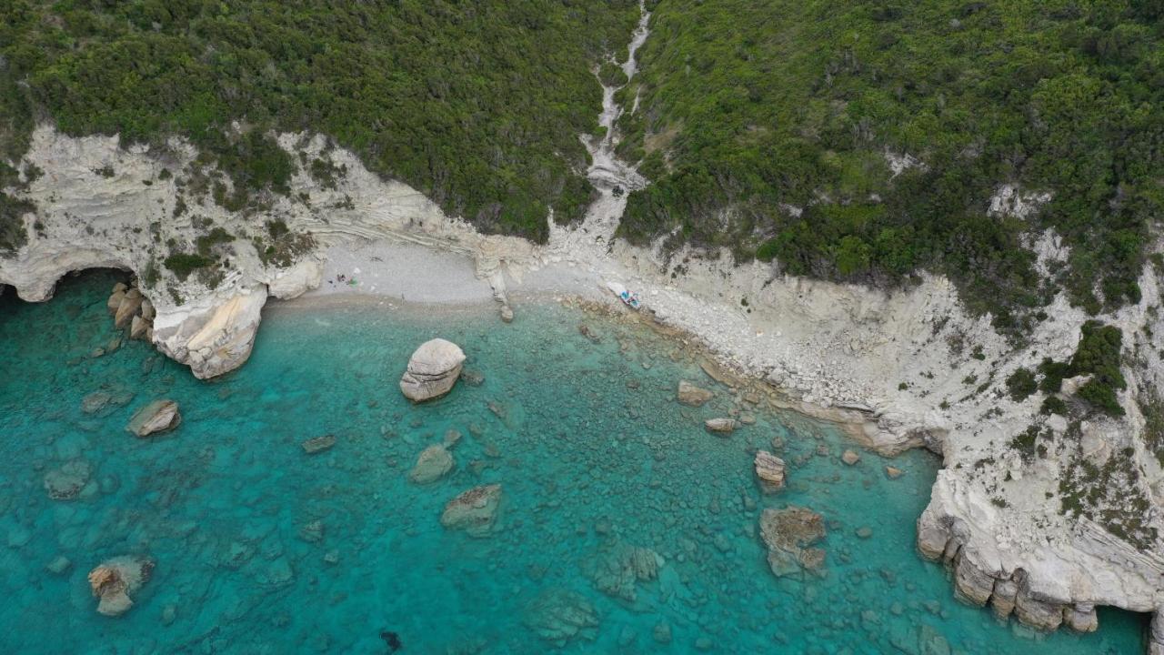 Bastas & Lakka (Paxos)