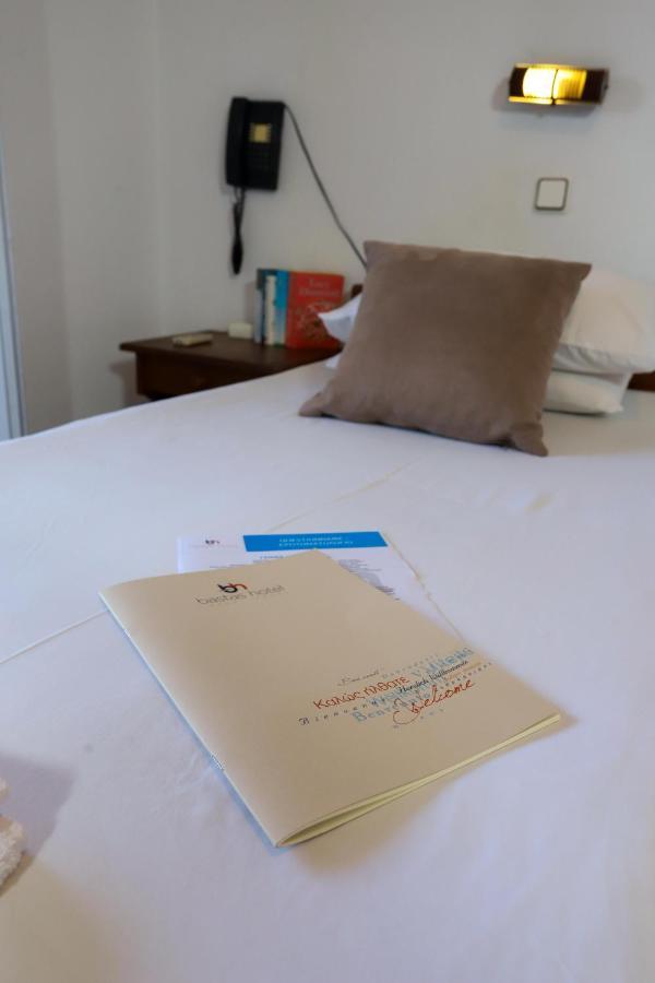 Bastas & Hotel Lakka (Paxos)