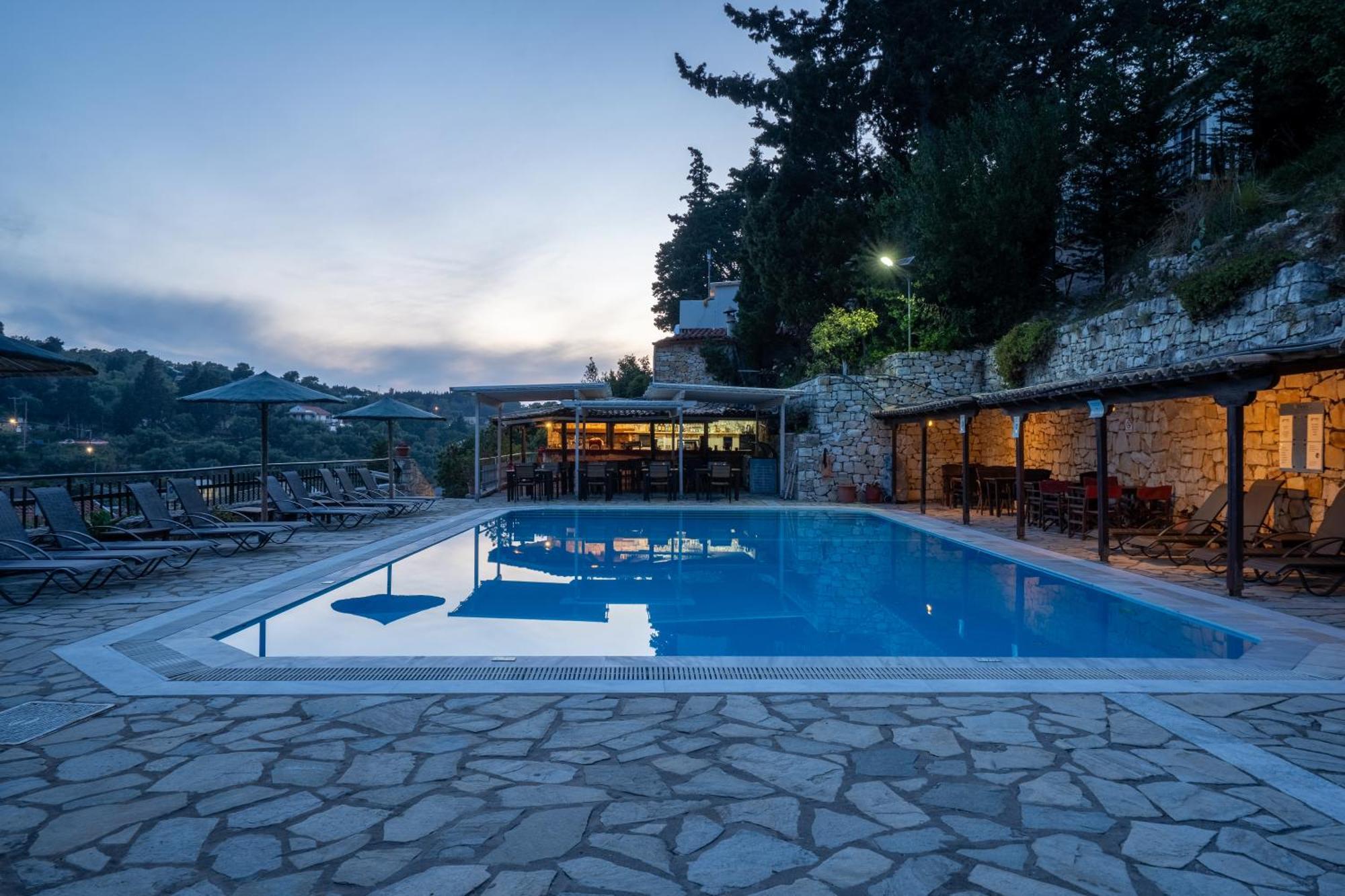 Hotel Bastas &