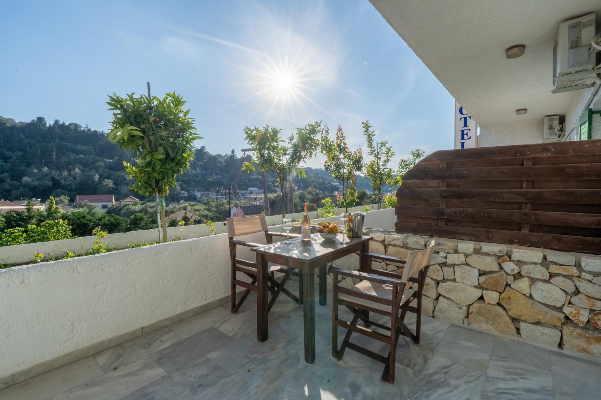 Bastas & Hotel Lakka (Paxos)