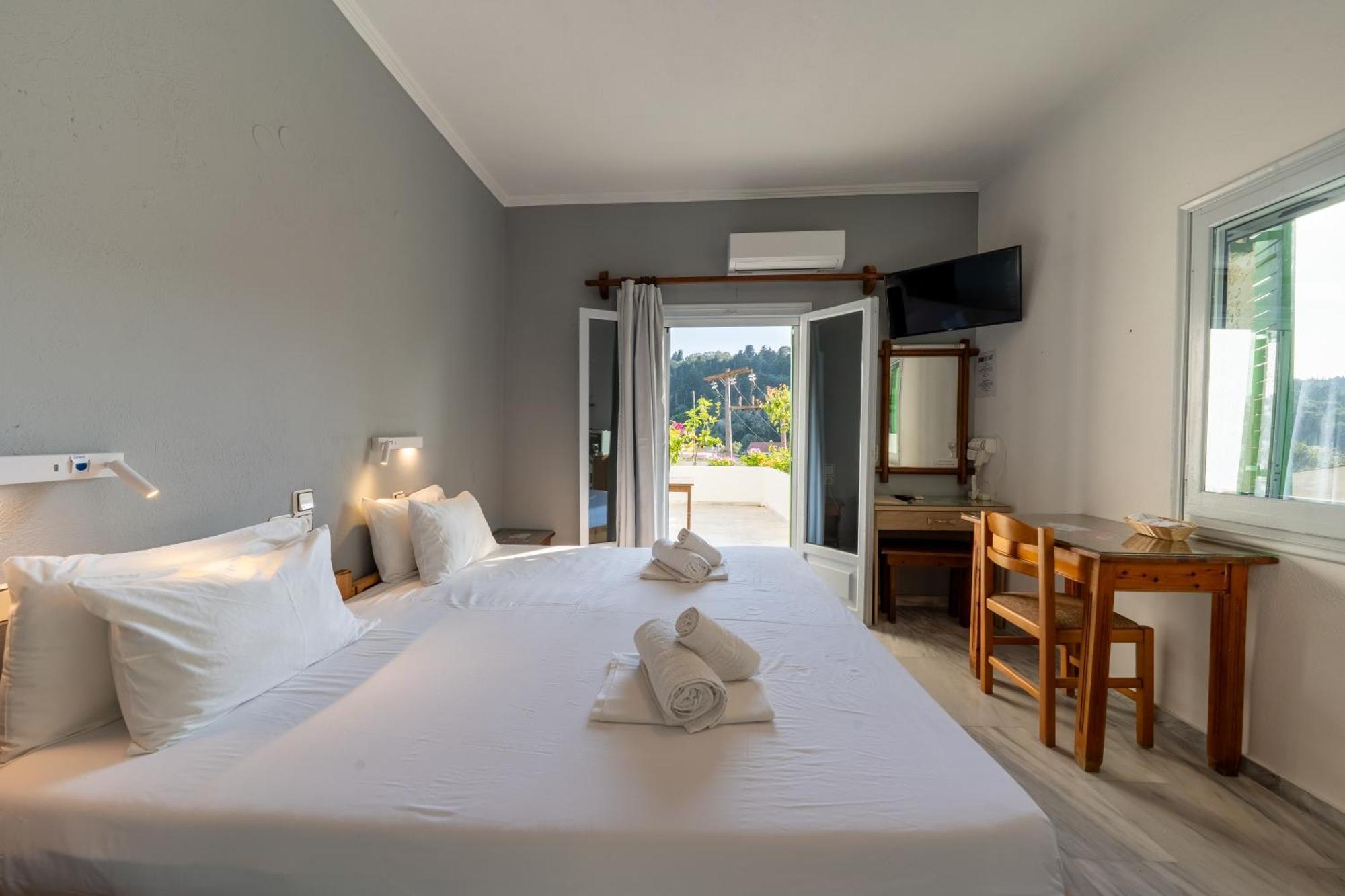 Bastas & Hotel 2*
